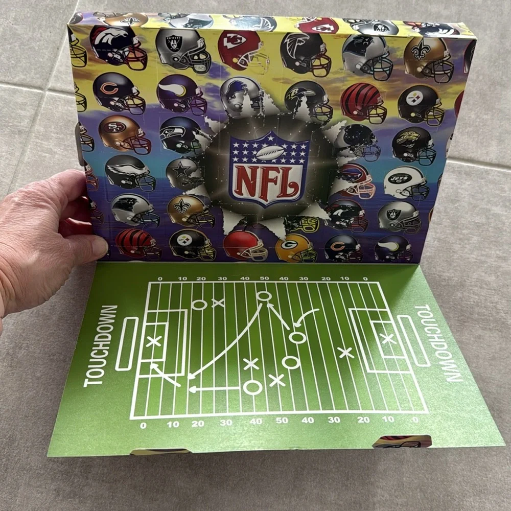 NIB NFL Football Mini Figure Advent Calendar- Brand New- Still Sealed - Picture 3 of 4